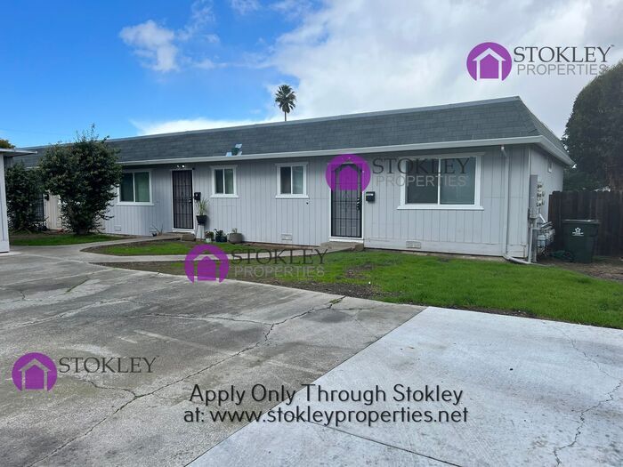 35 Roberts St in Bay Point, CA - Building Photo