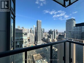 38 Grenville St in Toronto, ON - Building Photo - Building Photo