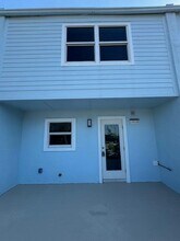 1002 Shorewinds Dr in Fort Pierce, FL - Building Photo - Building Photo