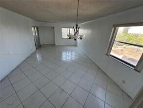 3301 Spanish Moss Terrace in Lauderhill, FL - Building Photo - Building Photo