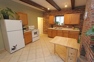 2610 Quarry St in Pittsburgh, PA - Building Photo