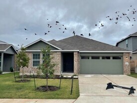 125 Escondido Cir in San Marcos, TX - Building Photo