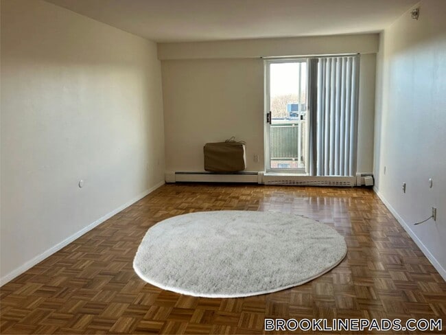 185 Freeman St in Brookline, MA - Building Photo - Building Photo