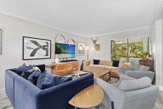 7200 NW 2nd Ave in Boca Raton, FL - Foto de edificio - Building Photo