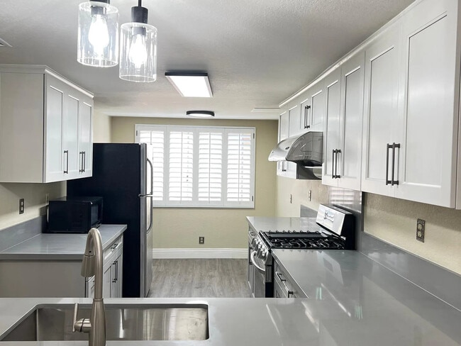2238 Calle Jalapa