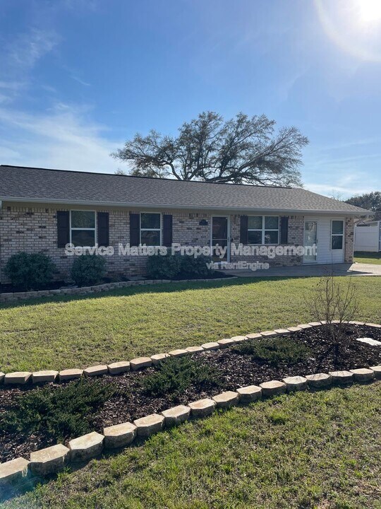 5057 Pennington Ln in Milton, FL - Building Photo