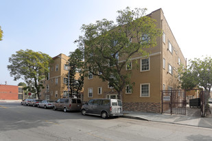 3006 Royal St in Los Angeles, CA - Building Photo