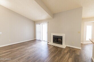 5236 W Peoria Ave in Glendale, AZ - Building Photo - Building Photo