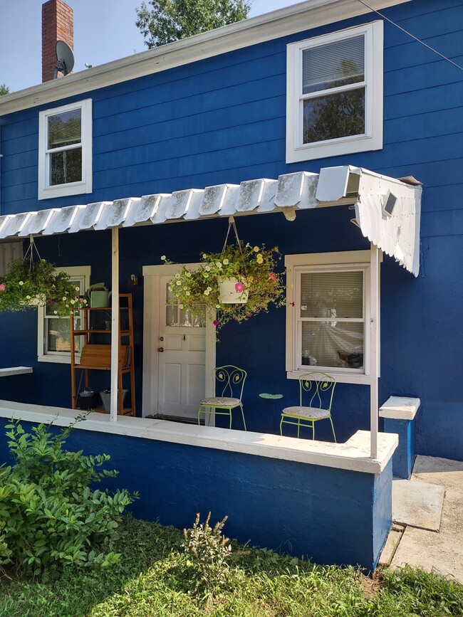 40 Virginia Ave, Unit Upper#2