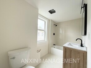 144 Spring St, Unit 3 in Cambridge, MA - Building Photo - Building Photo