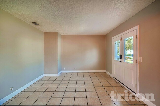 3516 W McElroy Ave in Tampa, FL - Building Photo - Building Photo