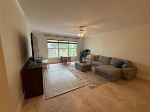 664 Arbor Lake Ln in Tampa, FL - Building Photo - Building Photo