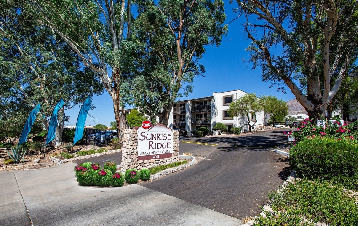 Sunrise Ridge in Tucson, AZ - Building Photo