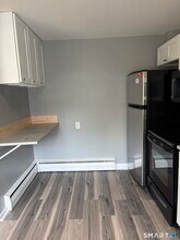 28 Cross St in Westport, CT - Building Photo - Building Photo