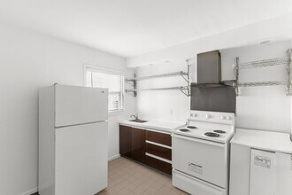 Magnolia Court in Birmingham, AL - Building Photo - Interior Photo