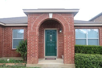 4719 Manitou Bay in San Antonio, TX - Building Photo - Building Photo