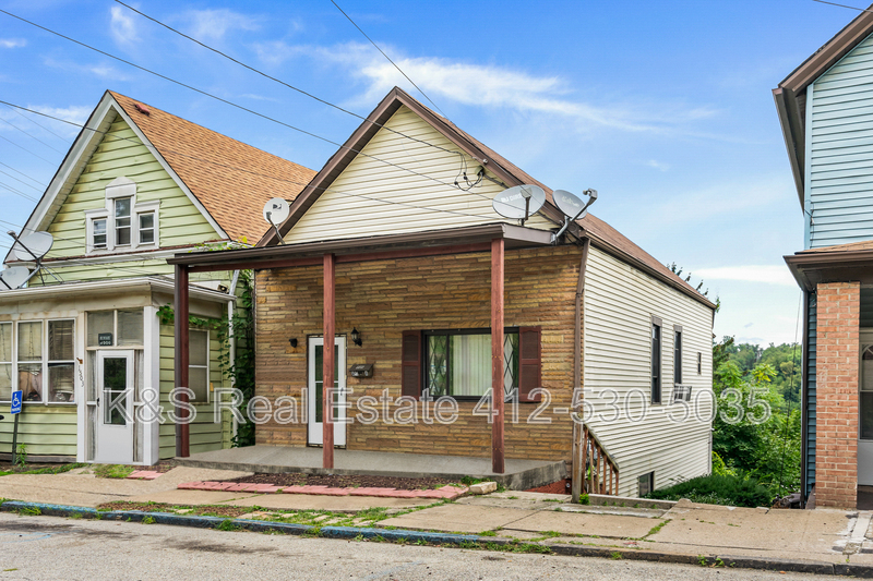 1505 Ridge Ave in Braddock, PA - Building Photo