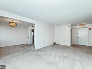 4550 N Park Ave in Chevy Chase, MD - Building Photo - Building Photo
