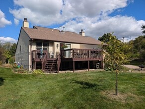 607 Tamarack Dr W in West Bend, WI - Building Photo - Building Photo
