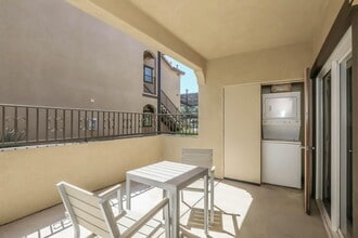 Riverton of the High Desert in Victorville, CA - Foto de edificio - Building Photo