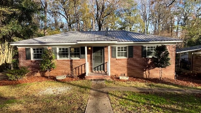 1121 E Magnolia Ave in Auburn, AL - Building Photo - Building Photo