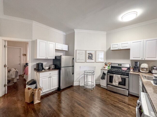 2905 N Mildred Ave in Chicago, IL - Building Photo - Building Photo