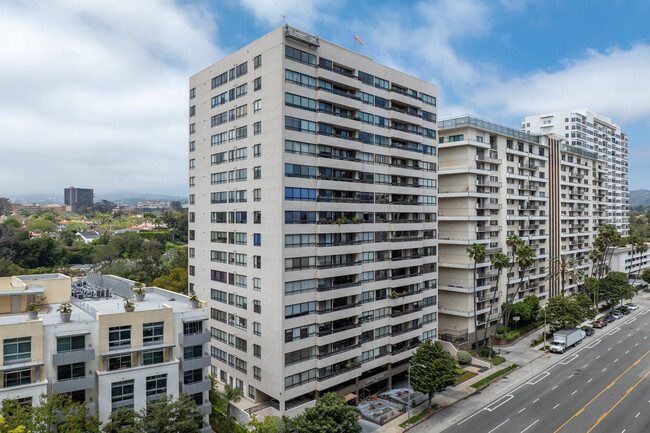 Regency Wilshire Condominiums