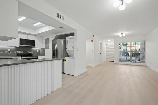 12224 SW 52nd Pl in Cooper City, FL - Building Photo - Building Photo