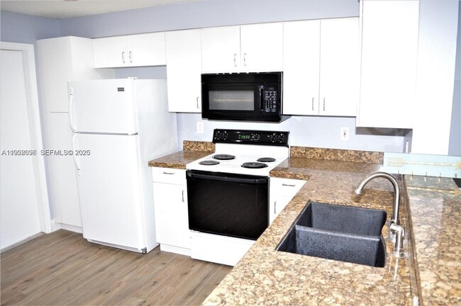 1497 Veracruz Ln in Weston, FL - Building Photo - Building Photo