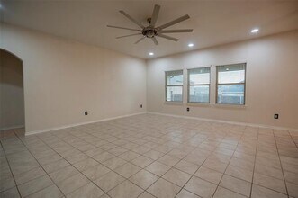 1543 Meadowlake Dr in Waxahachie, TX - Building Photo - Building Photo