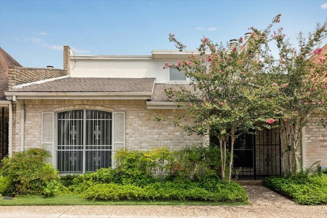 1808 S Gessner Rd in Houston, TX - Building Photo - Building Photo