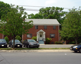 8800 Plymouth St in Silver Spring, MD - Building Photo - Building Photo