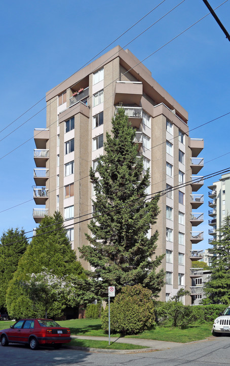 1686 W 12th Ave in Vancouver, BC - Building Photo