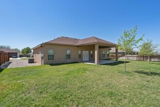 120 Red Cloud Trl in Del Rio, TX - Building Photo - Building Photo