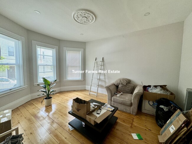 12 Buttonwood St, Unit 1 in Boston, MA - Building Photo - Building Photo