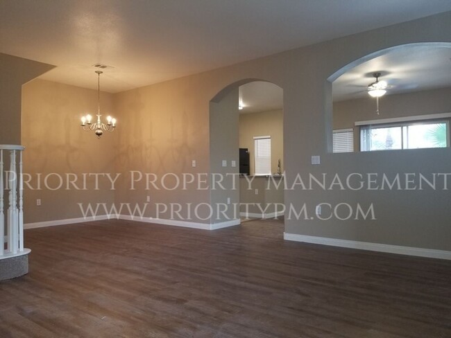 9303 Gilcrease Ave in Las Vegas, NV - Building Photo - Building Photo