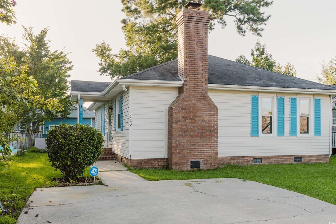 620 Burcale Rd in Myrtle Beach, SC - Building Photo