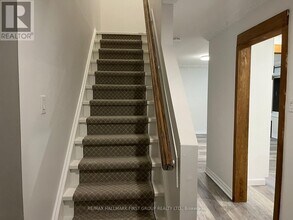 1010 Glen St in Oshawa, ON - Building Photo - Building Photo