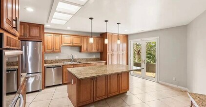 7722 Rancho Santa Fe View Ct in Rancho Santa Fe, CA - Building Photo - Building Photo