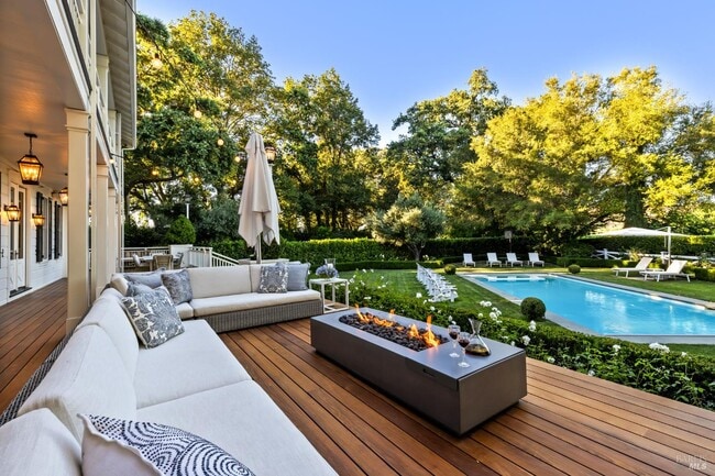 property at 989 Rutherford Rd