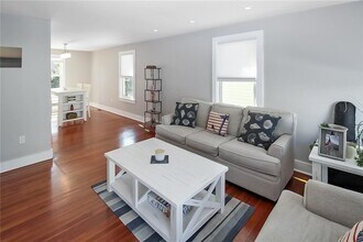 1 Conrad Ct in Newport, RI - Building Photo - Building Photo