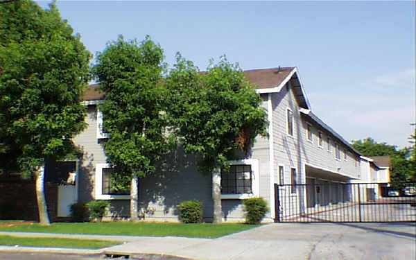 3622 Cogswell Rd in El Monte, CA - Foto de edificio - Building Photo