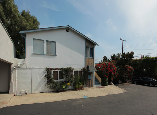 3011-3017 Ruskin St in Santa Monica, CA - Building Photo - Building Photo