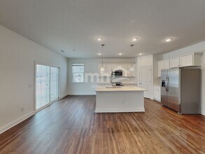 8465 Northpoint Dr in Sunbury, OH - Building Photo - Building Photo