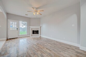 5214 Rustling Trails Dr in Katy, TX - Foto de edificio - Building Photo