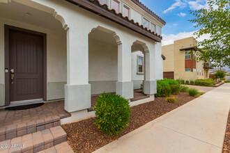 1954 S Follett Way in Gilbert, AZ - Foto de edificio - Building Photo