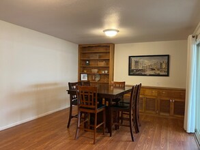 3127 Harlow Rd in Eugene, OR - Foto de edificio - Building Photo