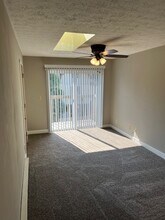 176 Littleton St, Unit 11 in West Lafayette, IN - Foto de edificio - Building Photo