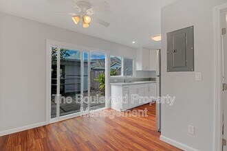 995 Awaawaanoa Pl in Honolulu, HI - Building Photo - Building Photo