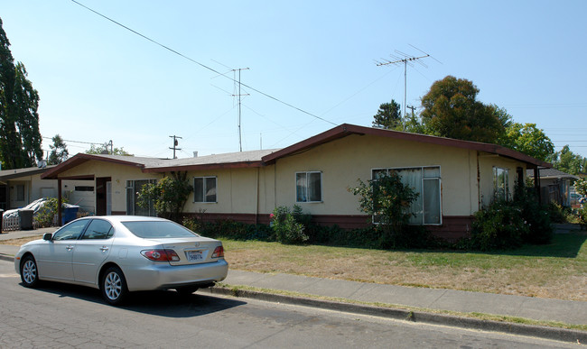 1221 Jacky Dr in Santa Rosa, CA - Building Photo - Building Photo